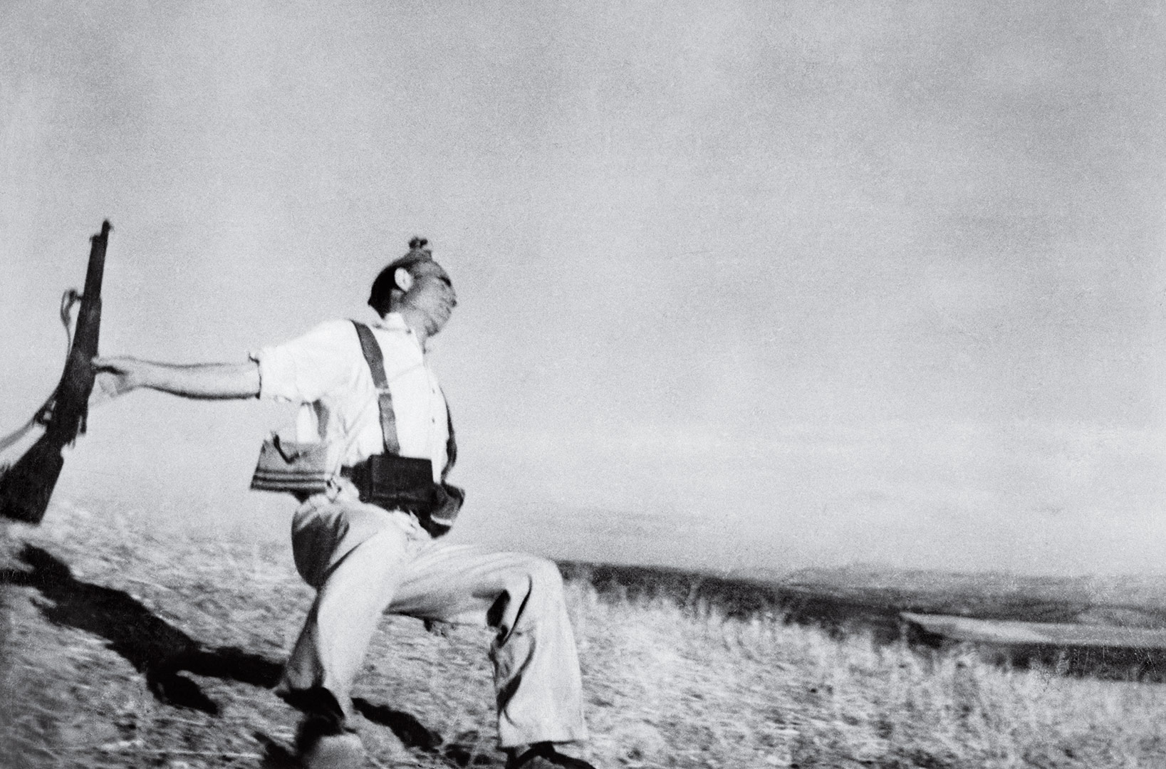 ROBERT CAPA | The Falling Soldier
